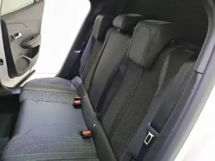 Photo 11 Peugeot 2008  PureTech 130 S&S EAT8