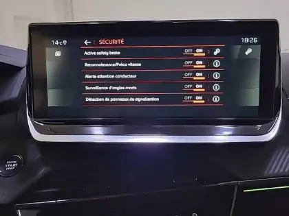 Photo 21 Peugeot 2008  PureTech 130 S&S EAT8