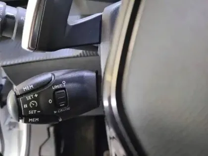 Photo 26 Peugeot 2008  PureTech 130 S&S EAT8