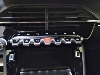 Photo 24 Peugeot 2008  PureTech 130 S&S EAT8