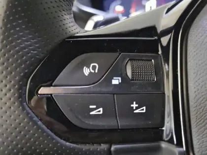 Photo 27 Peugeot 2008  PureTech 130 S&S EAT8