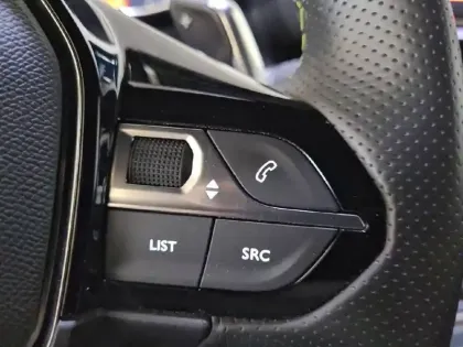 Photo 28 Peugeot 2008  PureTech 130 S&S EAT8