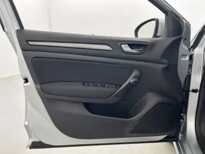 Photo 63 Renault Megane Mégane IV Berline Blue dCi 115 - 21B