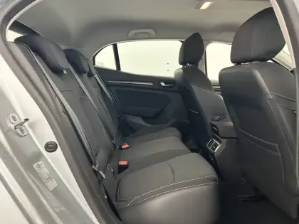 Photo 76 Renault Megane Mégane IV Berline Blue dCi 115 - 21B