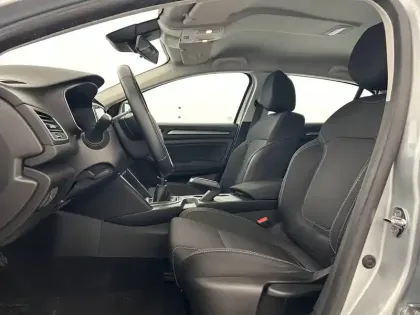 Photo 9 Renault Megane Mégane IV Berline Blue dCi 115 - 21B