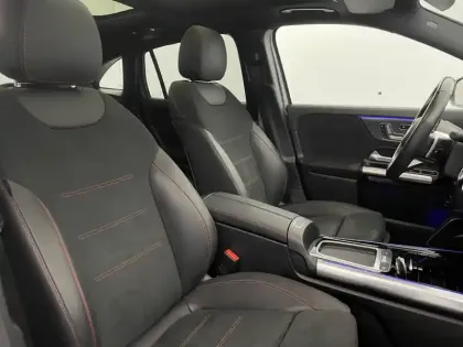 Photo 53 Mercedes GLA  200 d 8G-DCT