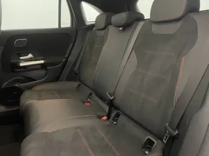 Photo 40 Mercedes GLA  200 d 8G-DCT