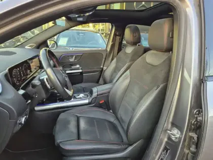 Photo 11 Mercedes GLA  200 d 8G-DCT