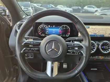 Photo 14 Mercedes GLA  200 d 8G-DCT