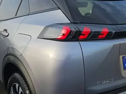 Photo 16 Peugeot 2008  BlueHDi 130 S&S EAT8