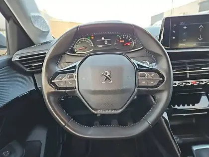 Photo 8 Peugeot 208  PureTech 100 S&S BVM6