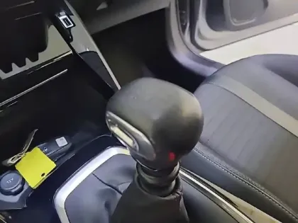 Photo 34 Peugeot 208  PureTech 100 S&S BVM6