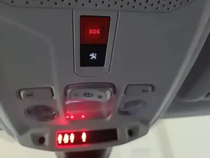 Photo 46 Peugeot 208  PureTech 100 S&S BVM6