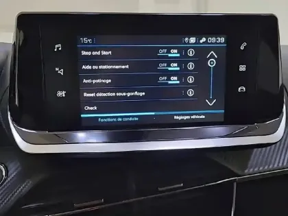 Photo 41 Peugeot 208  PureTech 100 S&S BVM6