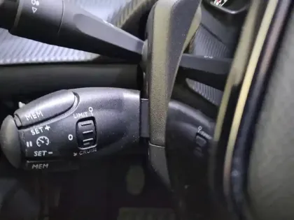 Photo 47 Peugeot 208  PureTech 100 S&S BVM6