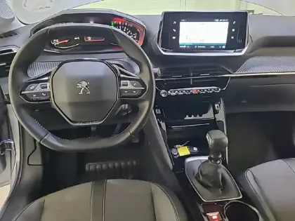 Photo 28 Peugeot 208  PureTech 100 S&S BVM6