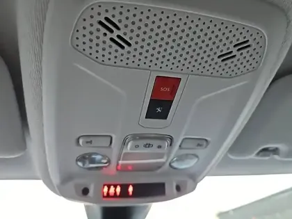 Photo 18 Peugeot 208  PureTech 100 S&S BVM6