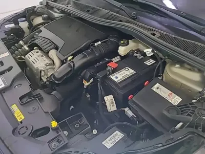 Photo 35 Peugeot 208  PureTech 100 S&S BVM6