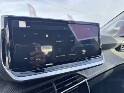 Photo 14 Peugeot 208  Hybrid 110 e-DCS6