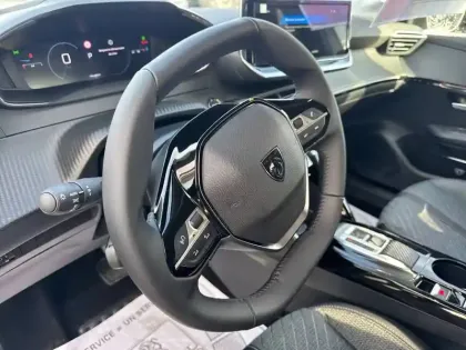 Photo 8 Peugeot 208  Hybrid 110 e-DCS6