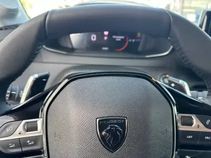 Photo 29 Peugeot 208  Hybrid 110 e-DCS6