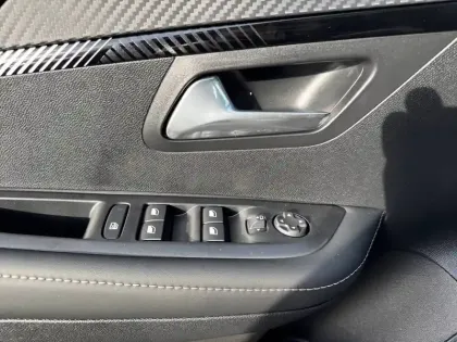 Photo 28 Peugeot 208  Hybrid 110 e-DCS6