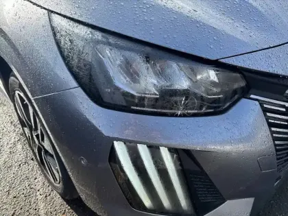 Photo 15 Peugeot 208  Hybrid 110 e-DCS6