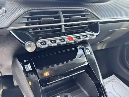 Photo 23 Peugeot 208  Hybrid 110 e-DCS6