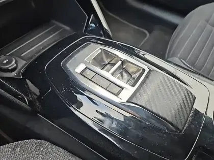 Photo 13 Peugeot 208  Electrique 50 kWh 136ch