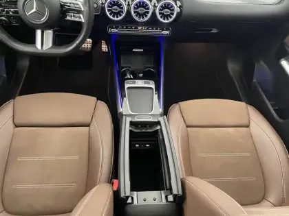 Photo 50 Mercedes GLA  250 e 8G-DCT