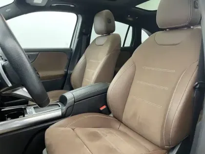 Photo 35 Mercedes GLA  250 e 8G-DCT