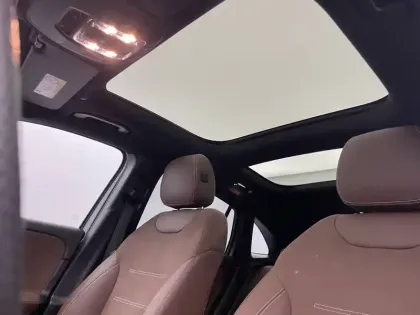 Photo 44 Mercedes GLA  250 e 8G-DCT