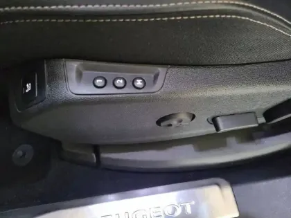 Photo 32 Peugeot 5008  PureTech 180ch S&S EAT8