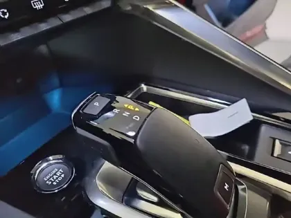 Photo 13 Peugeot 5008  PureTech 180ch S&S EAT8