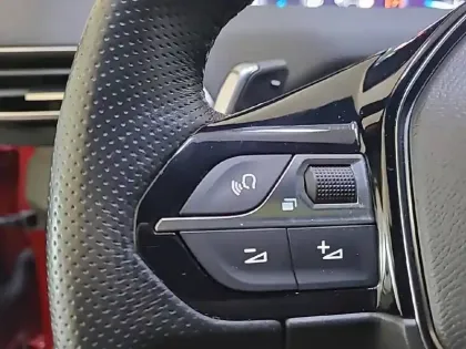 Photo 28 Peugeot 5008  PureTech 180ch S&S EAT8