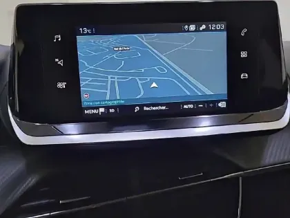 Photo 50 Peugeot 2008  PureTech 100 S&S BVM6