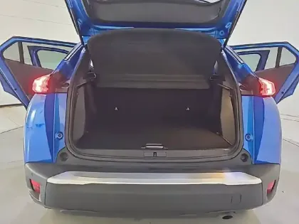 Photo 37 Peugeot 2008  PureTech 100 S&S BVM6