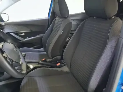 Photo 74 Peugeot 2008  PureTech 100 S&S BVM6