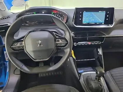 Photo 39 Peugeot 2008  PureTech 100 S&S BVM6