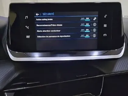 Photo 85 Peugeot 2008  PureTech 100 S&S BVM6