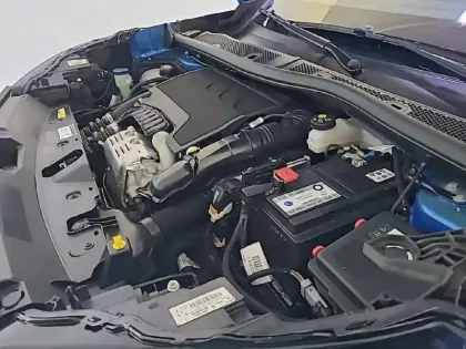 Photo 46 Peugeot 2008  PureTech 100 S&S BVM6