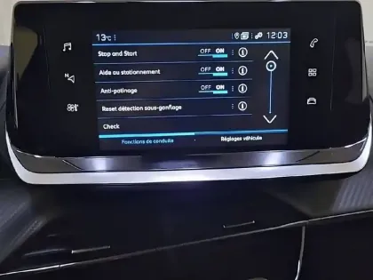 Photo 52 Peugeot 2008  PureTech 100 S&S BVM6