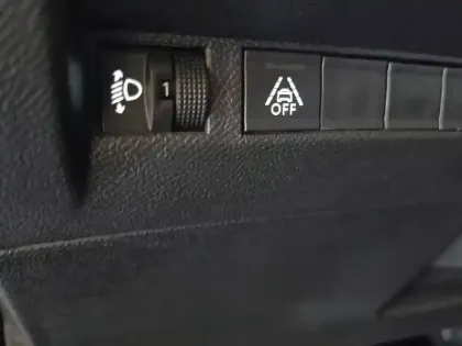 Photo 61 Peugeot 2008  PureTech 100 S&S BVM6