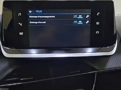 Photo 22 Peugeot 2008  PureTech 100 S&S BVM6