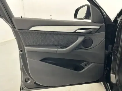 Photo 70 BMW X1  sDrive 18i 140 ch