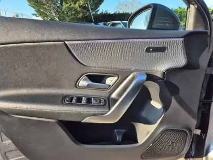 Photo 11 Mercedes Classe A  180 d 7G-DCT