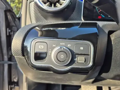 Photo 15 Mercedes Classe A  180 d 7G-DCT