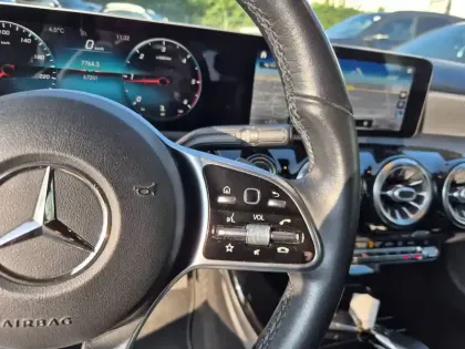 Photo 14 Mercedes Classe A  180 d 7G-DCT