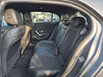 Photo 8 Mercedes Classe A  180 d 7G-DCT