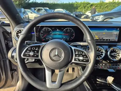 Photo 12 Mercedes Classe A  180 d 7G-DCT